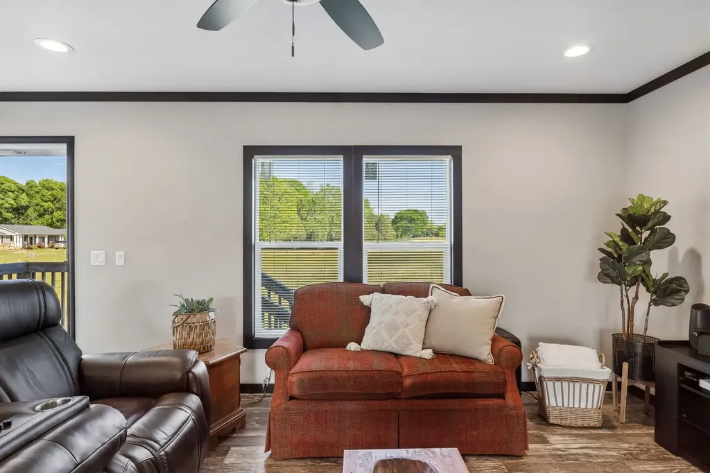2089 Bear Creek Pike Columbia TN 38401