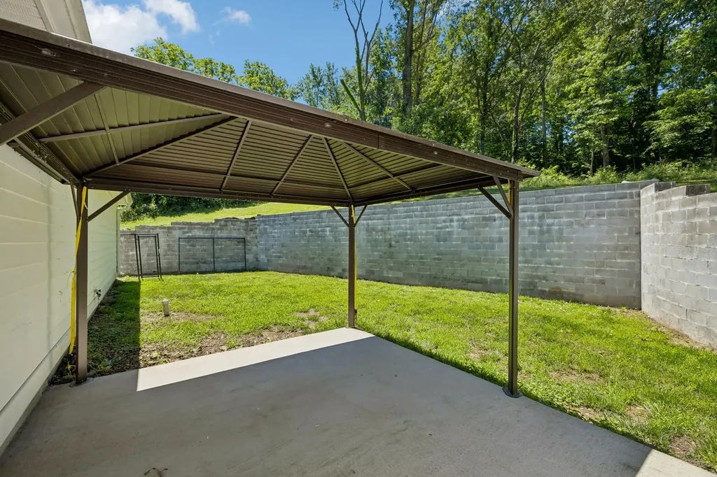 1016 Forestwood Road Ashland City TN 37015