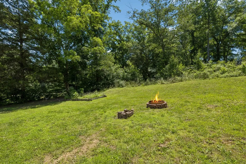 1016 Forestwood Road Ashland City TN 37015