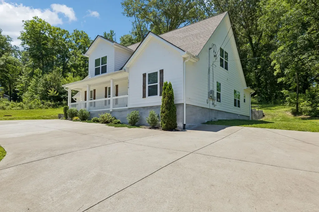 1016 Forestwood Road Ashland City TN 37015