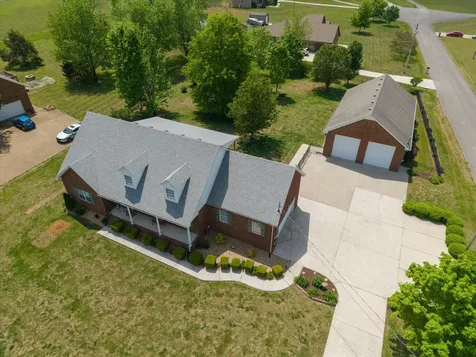 637 Coopertown Road Unionville TN 37180