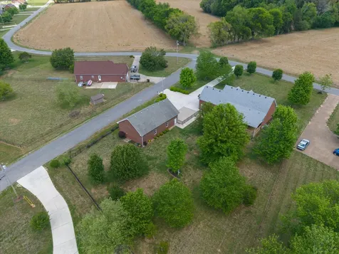 637 Coopertown Road Unionville TN 37180