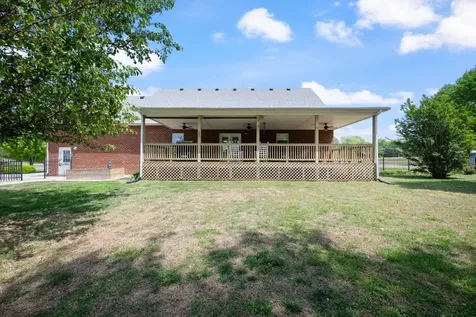 637 Coopertown Road Unionville TN 37180