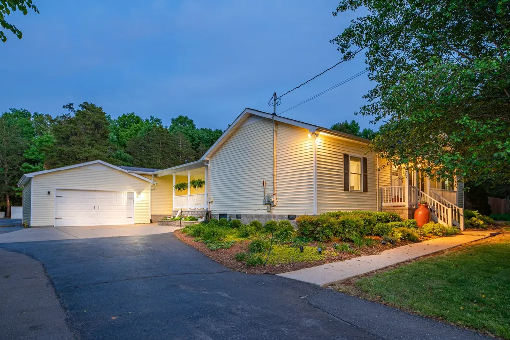 4751 Thick Road Chapel Hill TN 37034