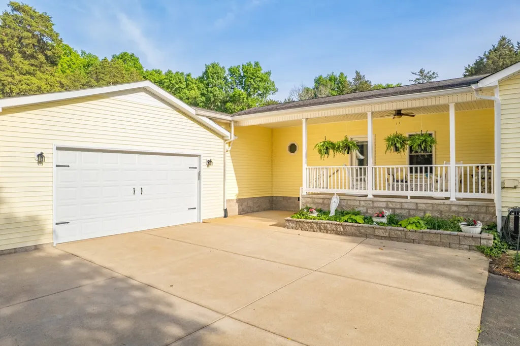4751 Thick Road Chapel Hill TN 37034