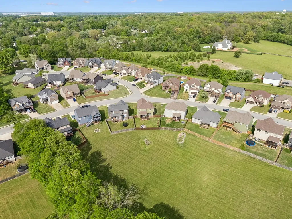 1035 Barnhill Road Clarksville TN 37043