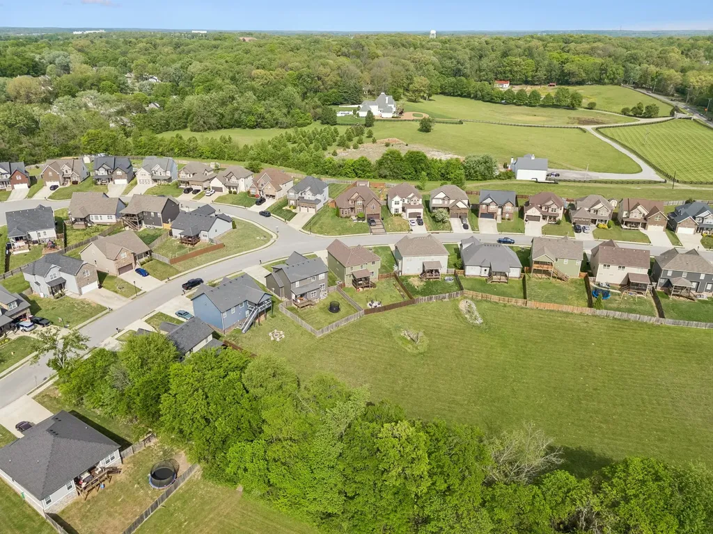 1035 Barnhill Road Clarksville TN 37043