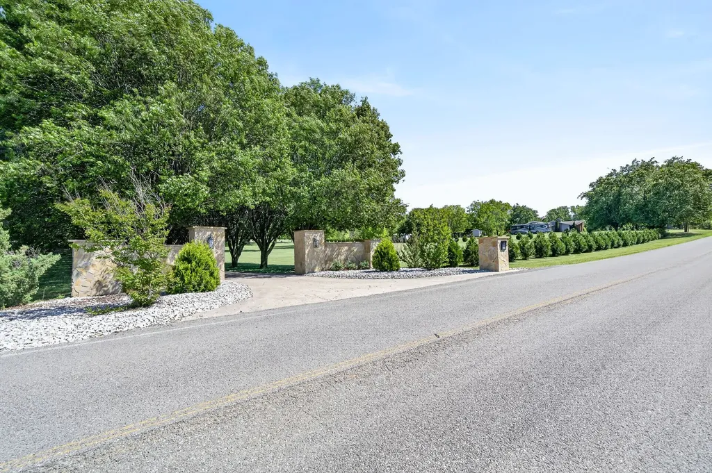2235 Hidden Cove Road Cookeville TN 38506