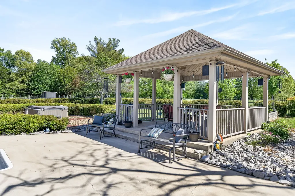 2235 Hidden Cove Road Cookeville TN 38506