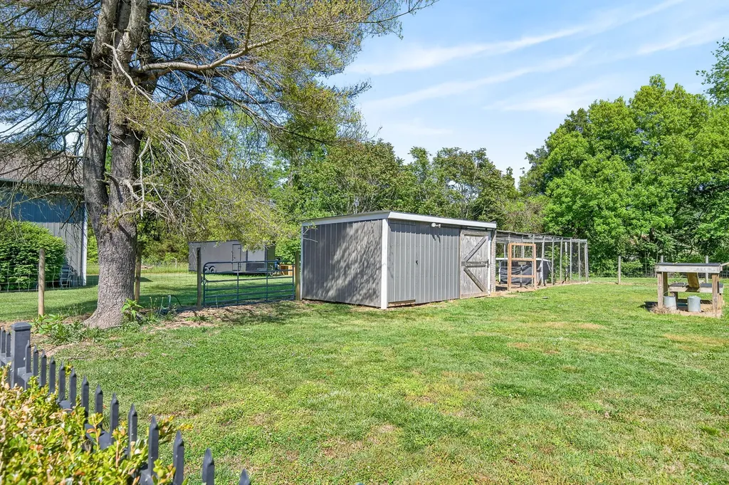 2235 Hidden Cove Road Cookeville TN 38506