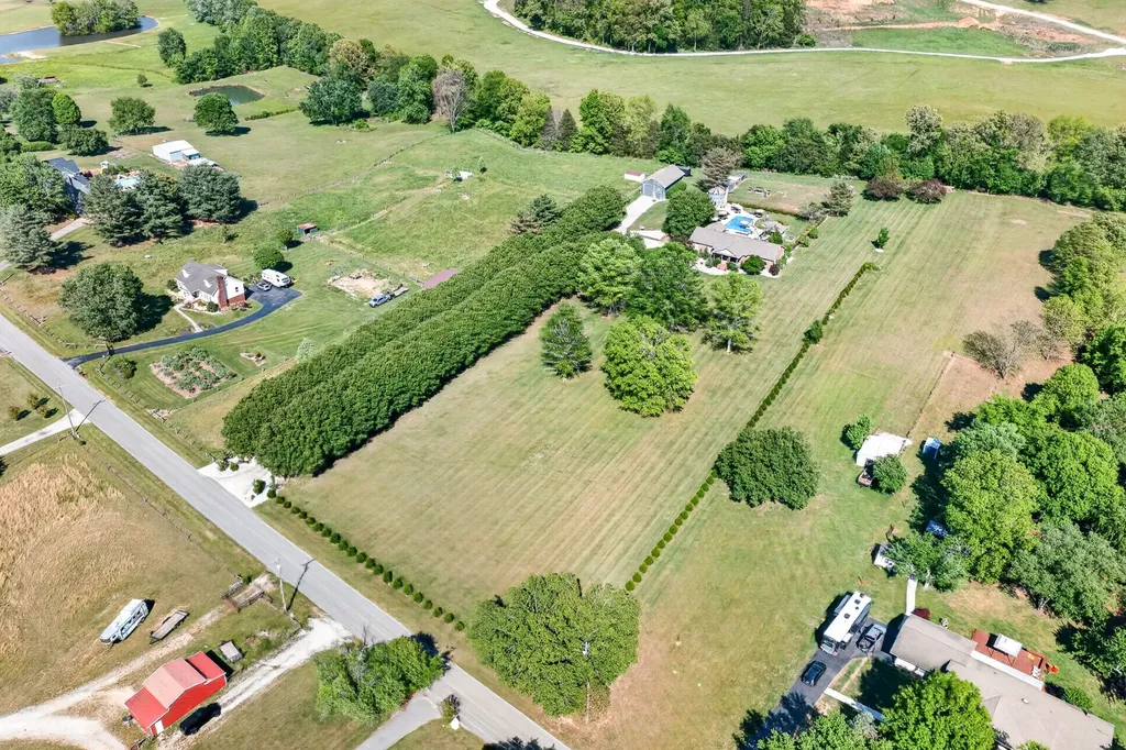 2235 Hidden Cove Road Cookeville TN 38506