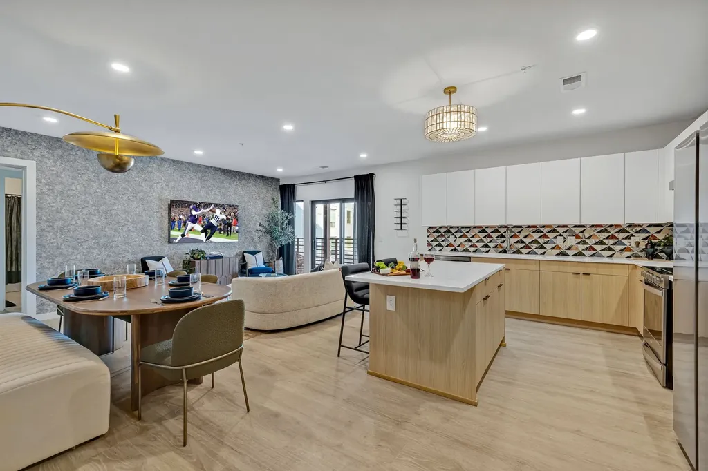 635 7th Ave, S Nashville TN 37203