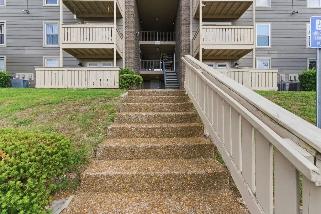 707 Ashlawn Place Nashville TN 37211