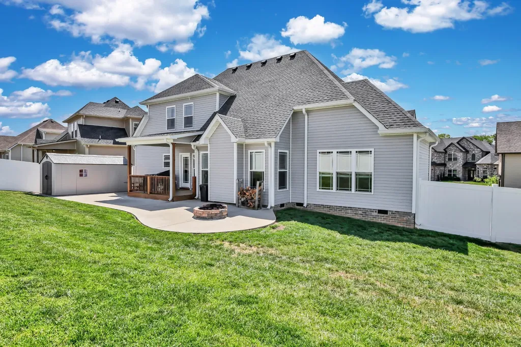 153 Chisum Court Clarksville TN 37043
