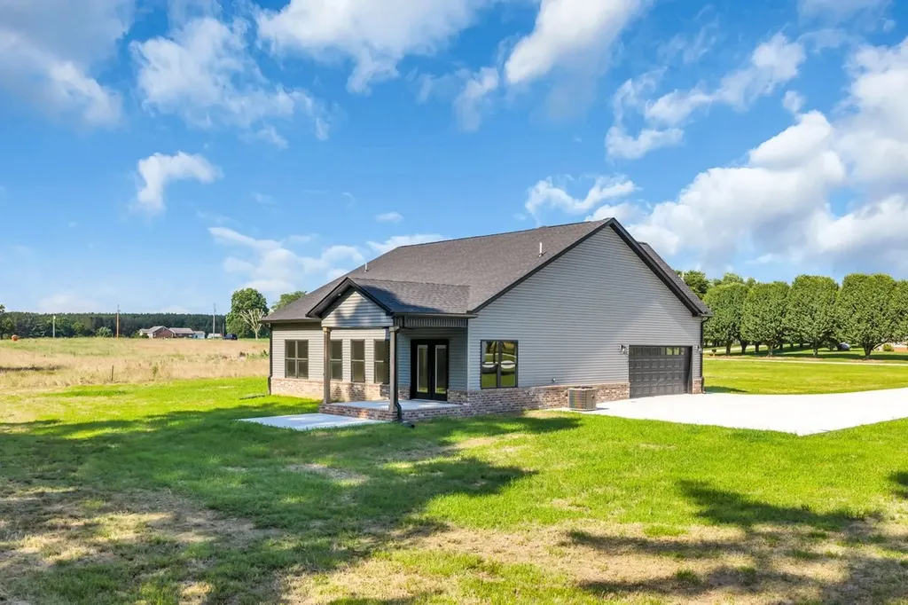2728 Bains Road Hillsboro TN 37342