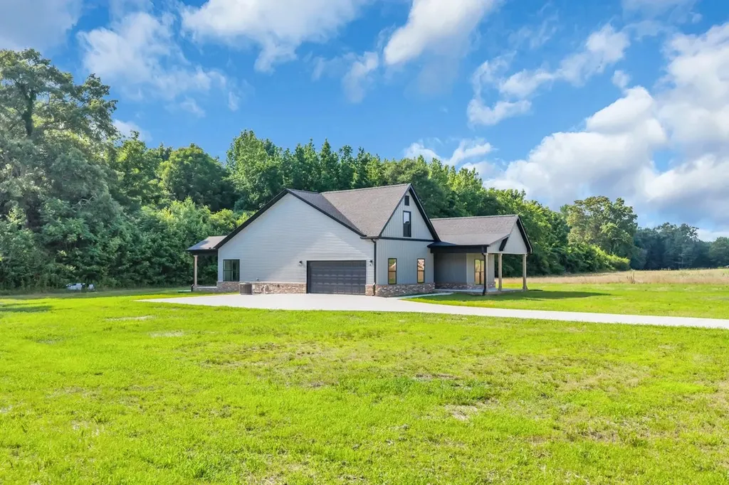 2728 Bains Road Hillsboro TN 37342
