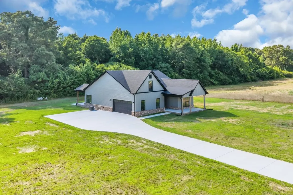 2728 Bains Road Hillsboro TN 37342