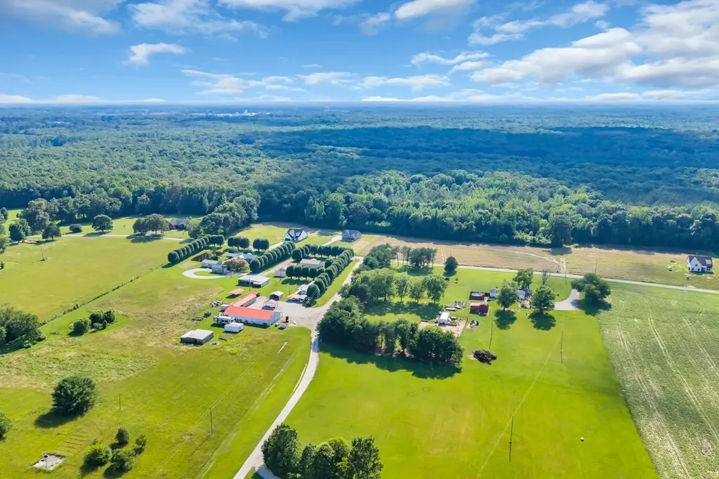 2728 Bains Road Hillsboro TN 37342