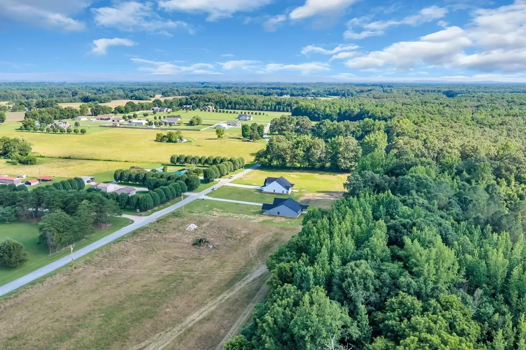 2728 Bains Road Hillsboro TN 37342