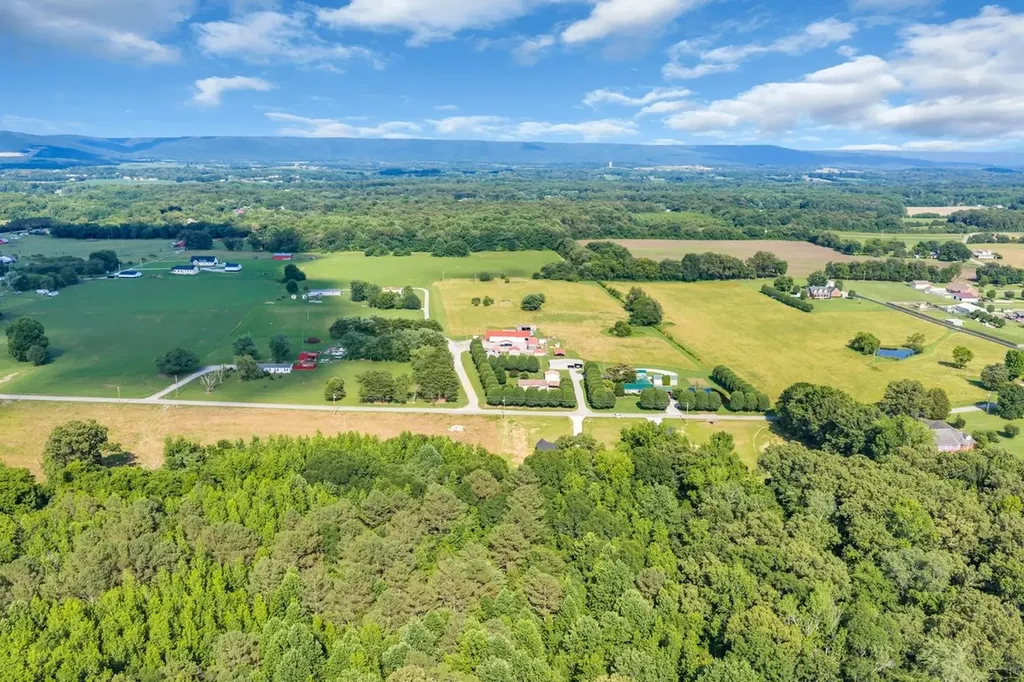 2728 Bains Road Hillsboro TN 37342
