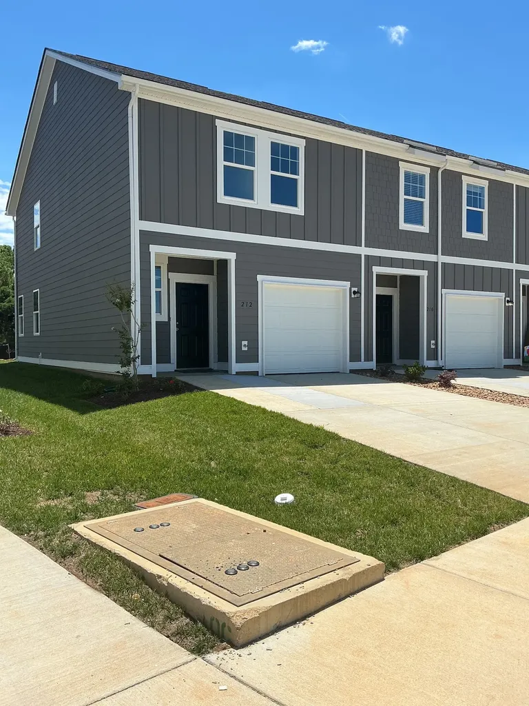 212 Darlington Drive Dickson TN 37055