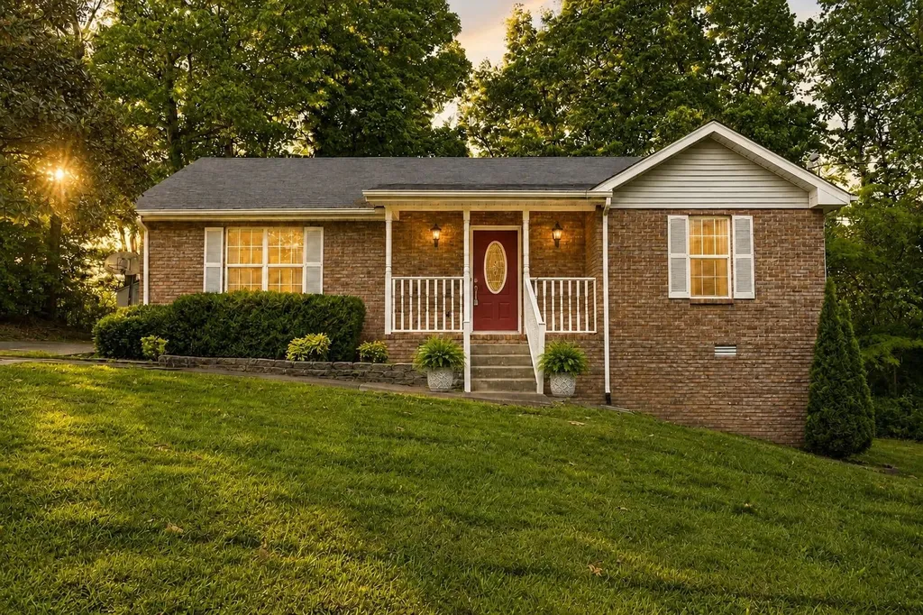 208 Luther Court Dickson TN 37055