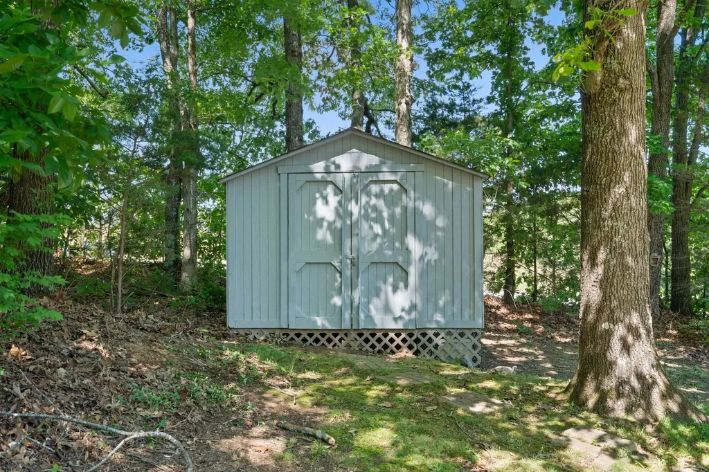 208 Luther Court Dickson TN 37055
