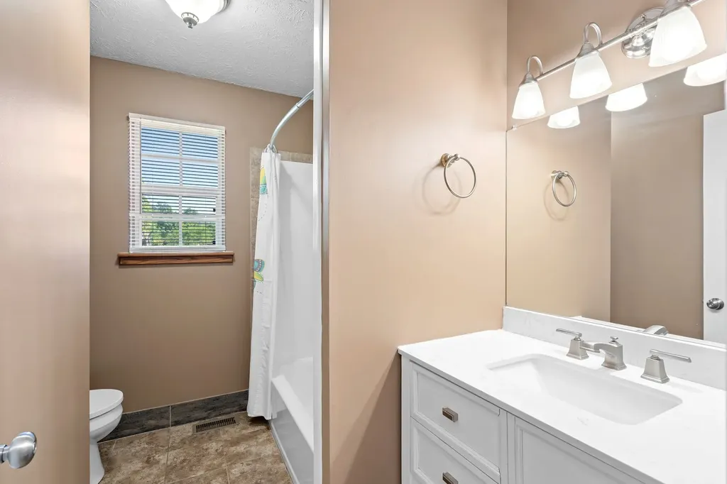 208 Luther Court Dickson TN 37055