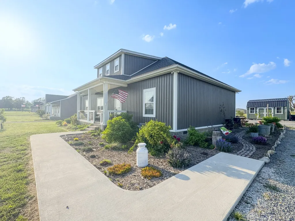 1828 Old Highway 52 Lafayette TN 37083