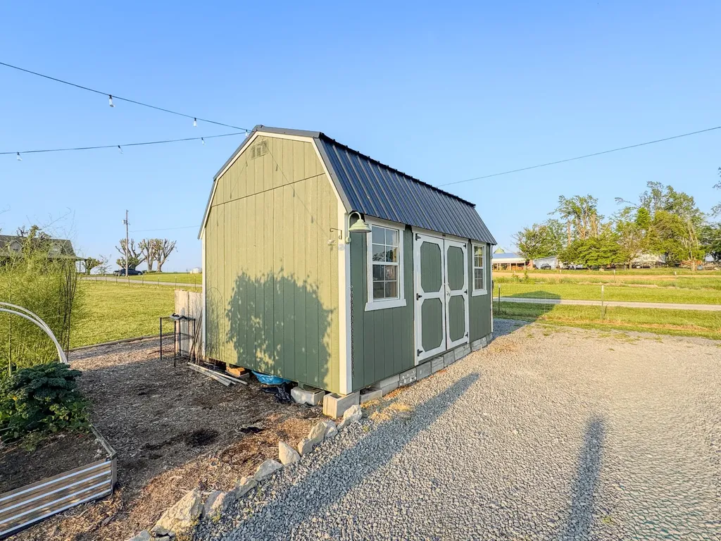 1828 Old Highway 52 Lafayette TN 37083