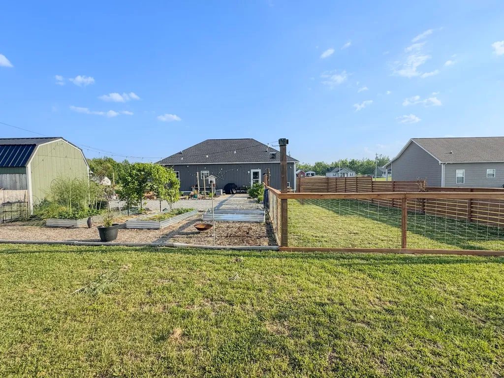1828 Old Highway 52 Lafayette TN 37083