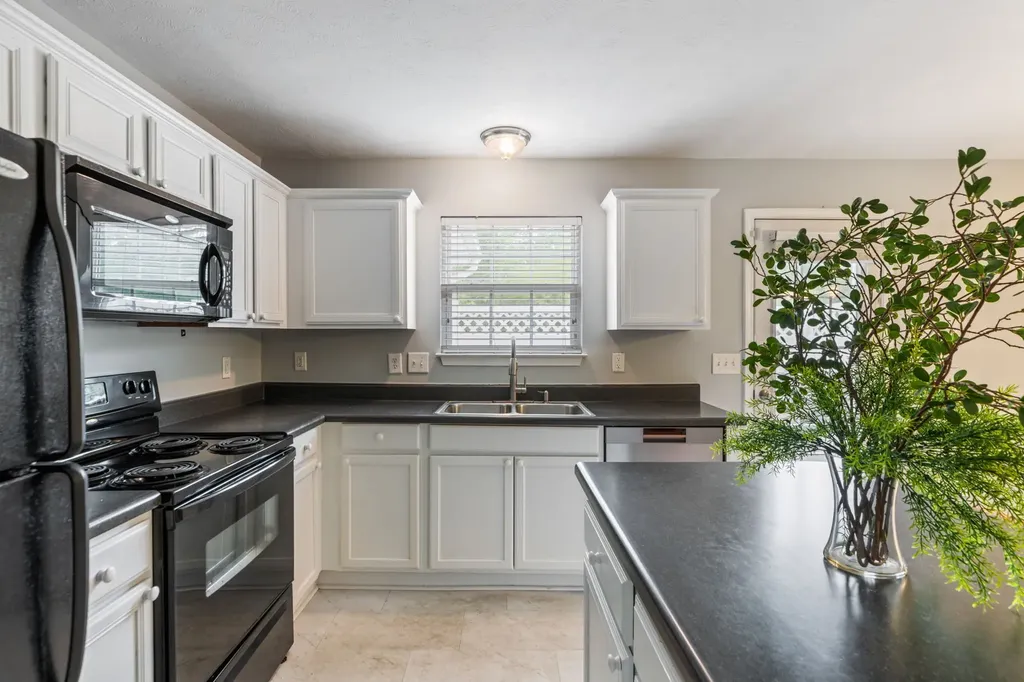 1938 Shaylin Loop Antioch TN 37013