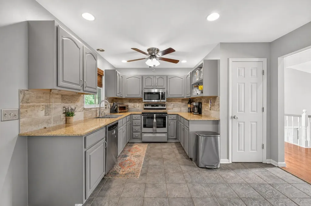 722 Lone Oak Drive Pegram TN 37143