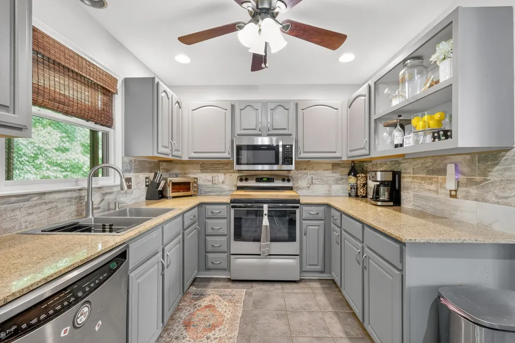 722 Lone Oak Drive Pegram TN 37143