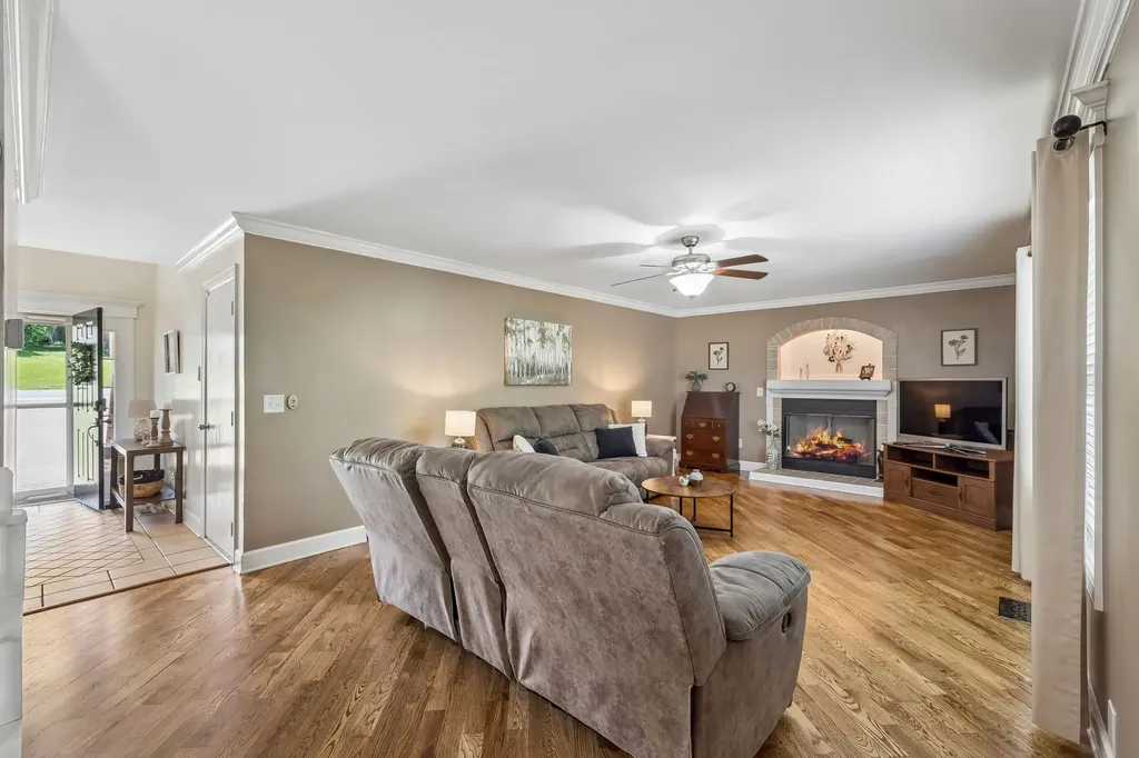 2521 Edinburgh Street Old Hickory TN 37138