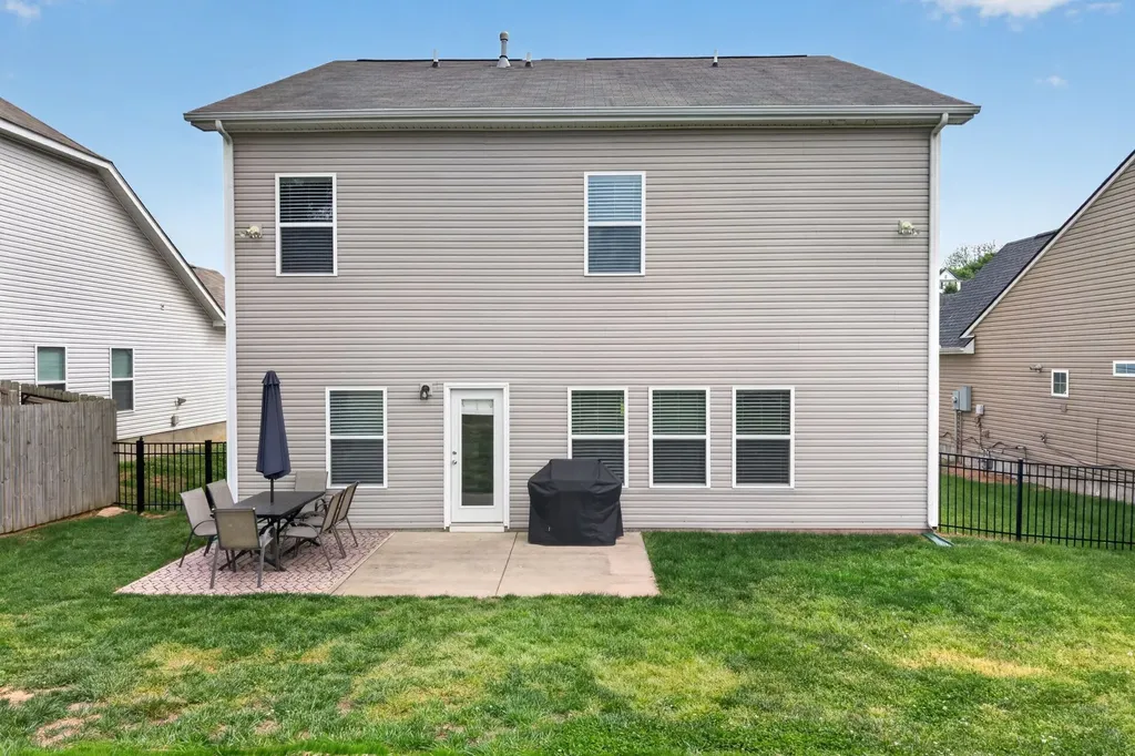 3003 Persimmon Street Columbia TN 38401