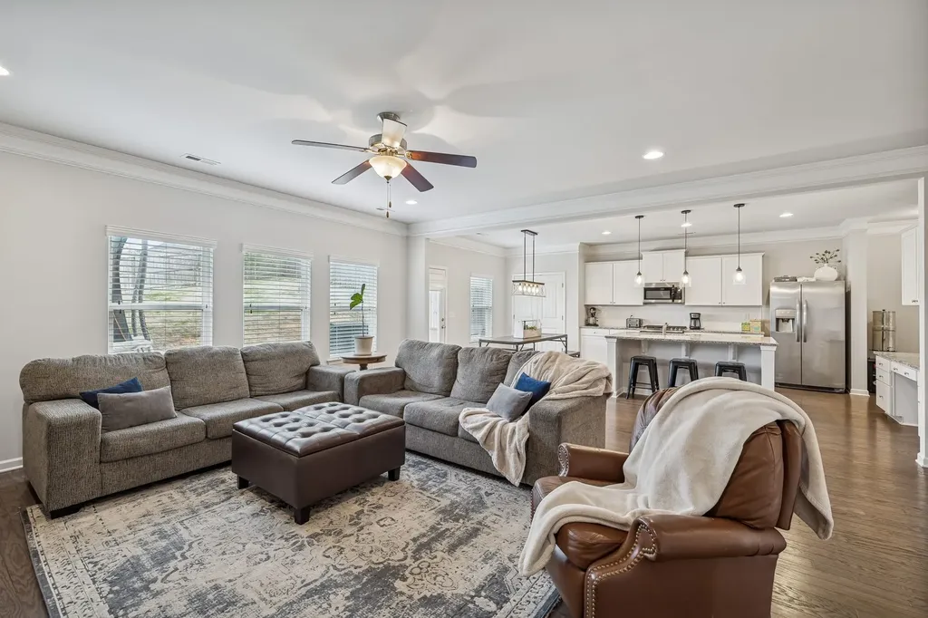 3003 Persimmon Street Columbia TN 38401
