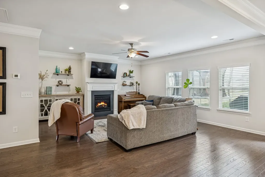 3003 Persimmon Street Columbia TN 38401