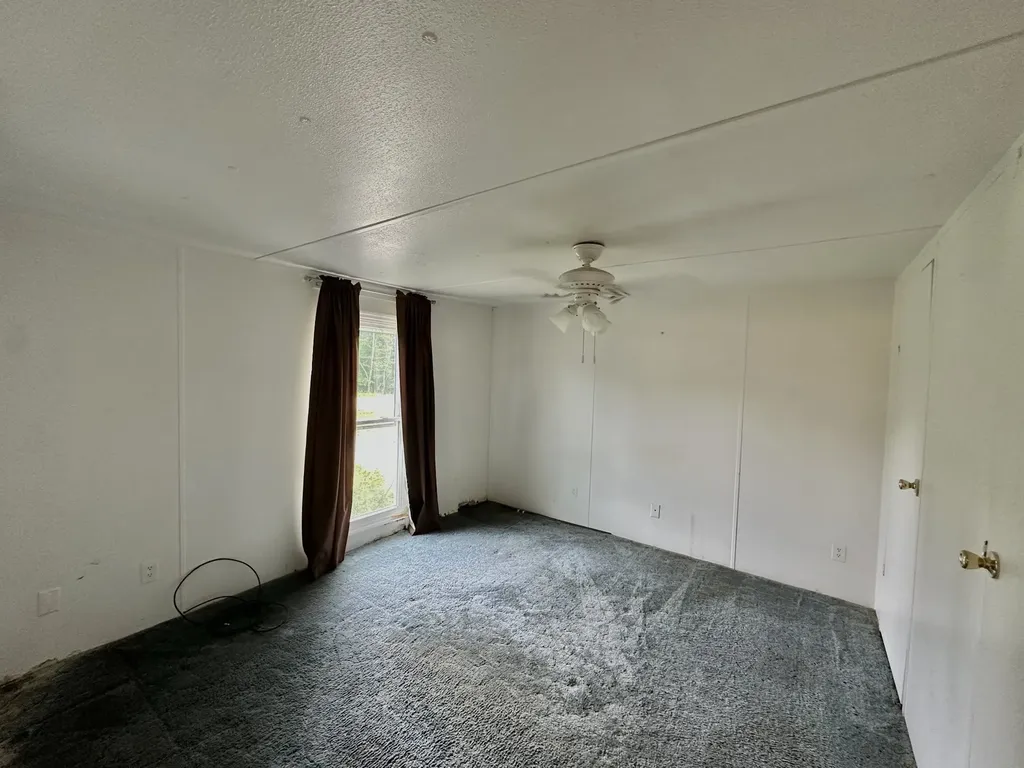 123 E Richview Road Cumberland City TN 37050