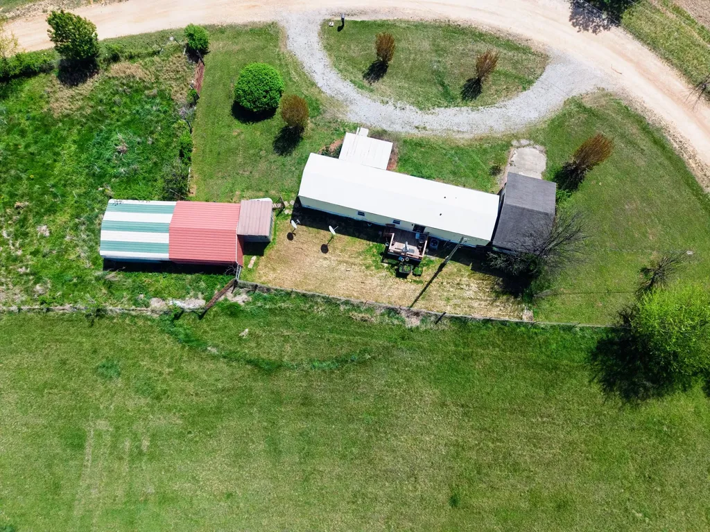 123 E Richview Road Cumberland City TN 37050