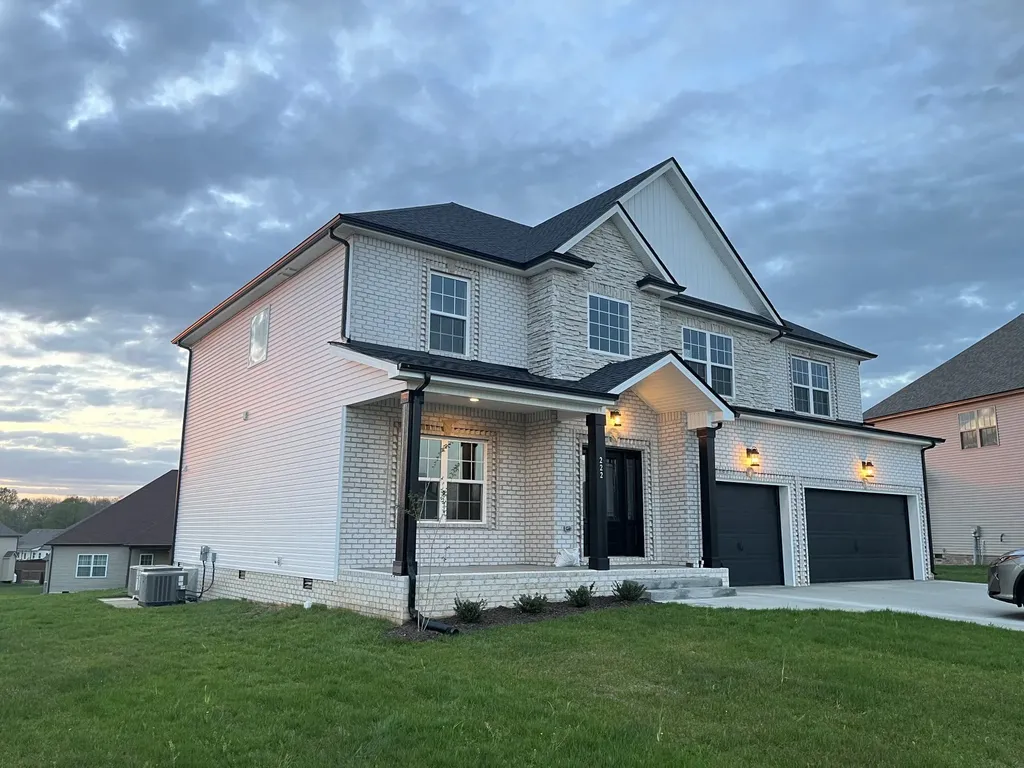 222 Cotoneaster Lane Clarksville TN 37043