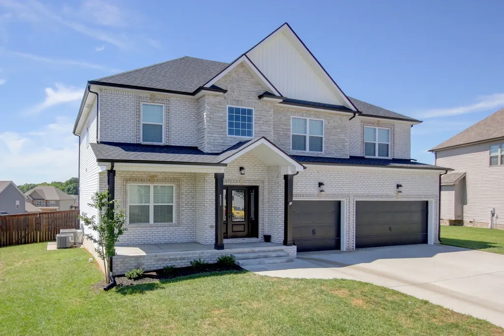 222 Cotoneaster Lane Clarksville TN 37043