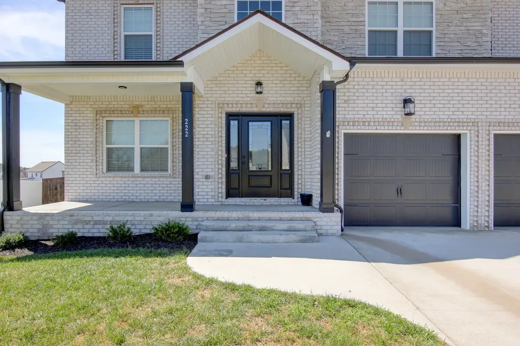 222 Cotoneaster Lane Clarksville TN 37043