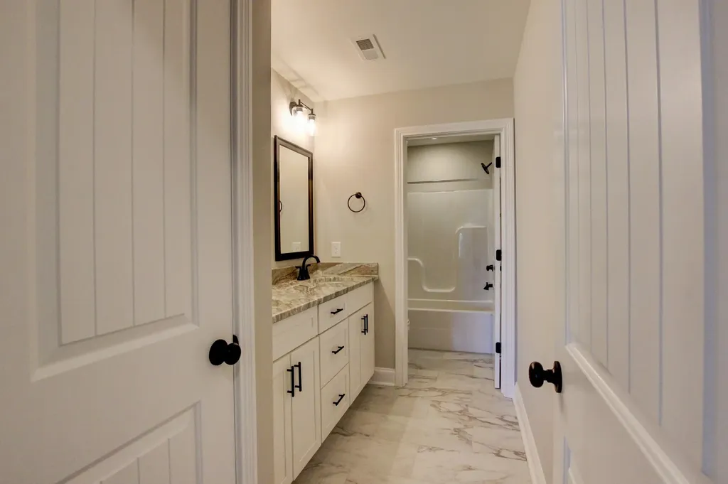 222 Cotoneaster Lane Clarksville TN 37043
