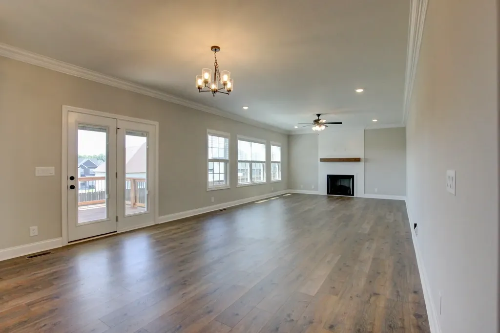 222 Cotoneaster Lane Clarksville TN 37043