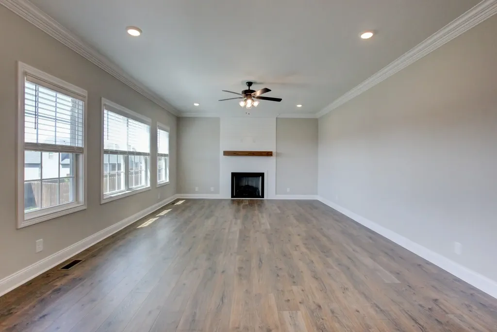 222 Cotoneaster Lane Clarksville TN 37043