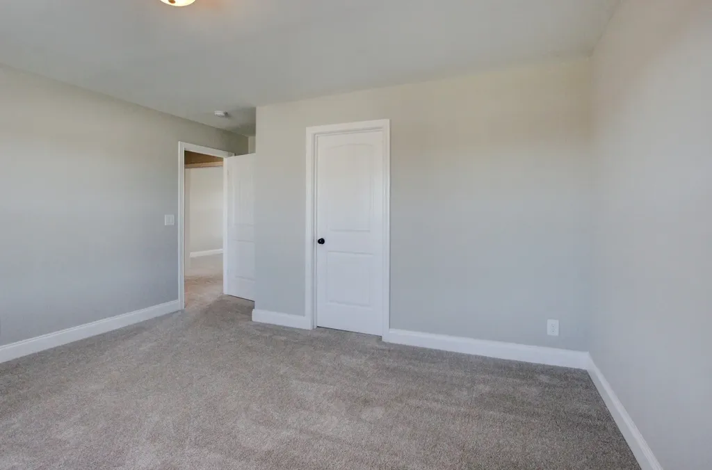 222 Cotoneaster Lane Clarksville TN 37043