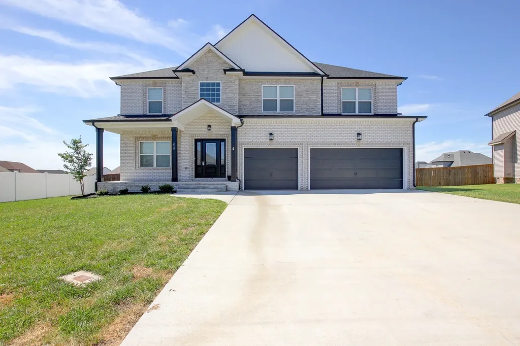 222 Cotoneaster Lane Clarksville TN 37043