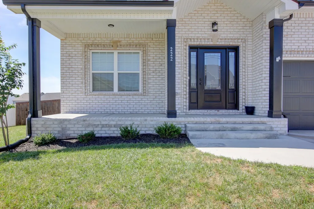 222 Cotoneaster Lane Clarksville TN 37043