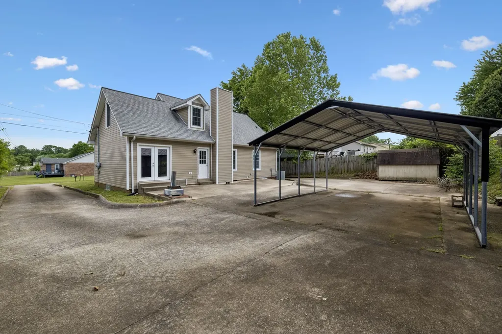 422 Cook Drive Clarksville TN 37042